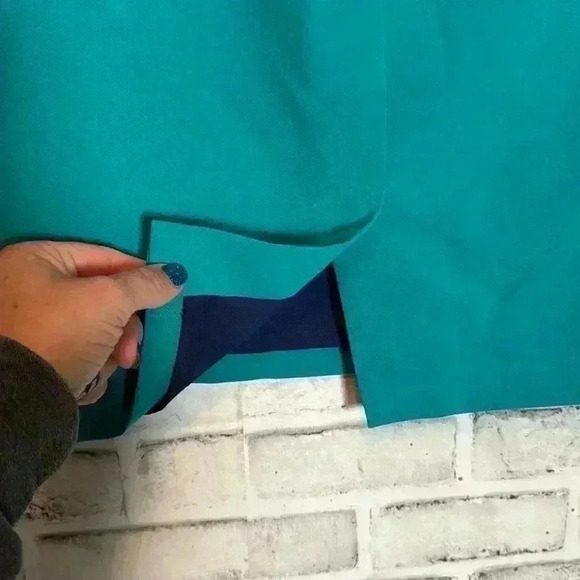 Loft turquoise skirt size 12P in excellent condition slit in back/back zipper - Picture 3 of 6